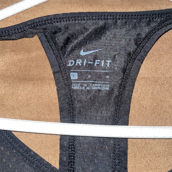 Nike dry fit top - Picture 2 of 3